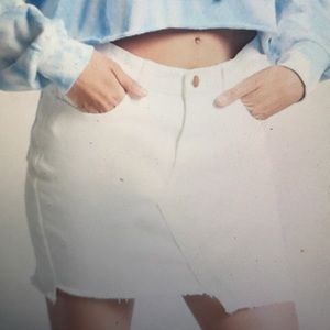 Frayed denim white skirt, never worn